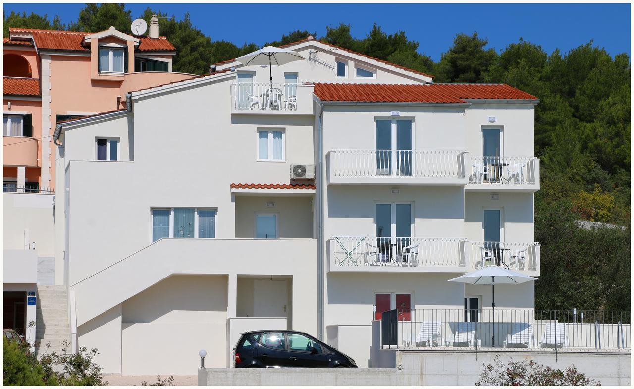 Apartments Huljev Примоштен Екстер'єр фото