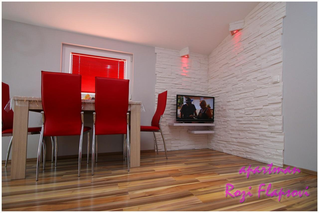 Apartments Huljev Примоштен Екстер'єр фото